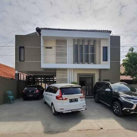 Jatiwangi Syariah Guest House Mitra Reddoorz Majalengka Ngoại thất bức ảnh