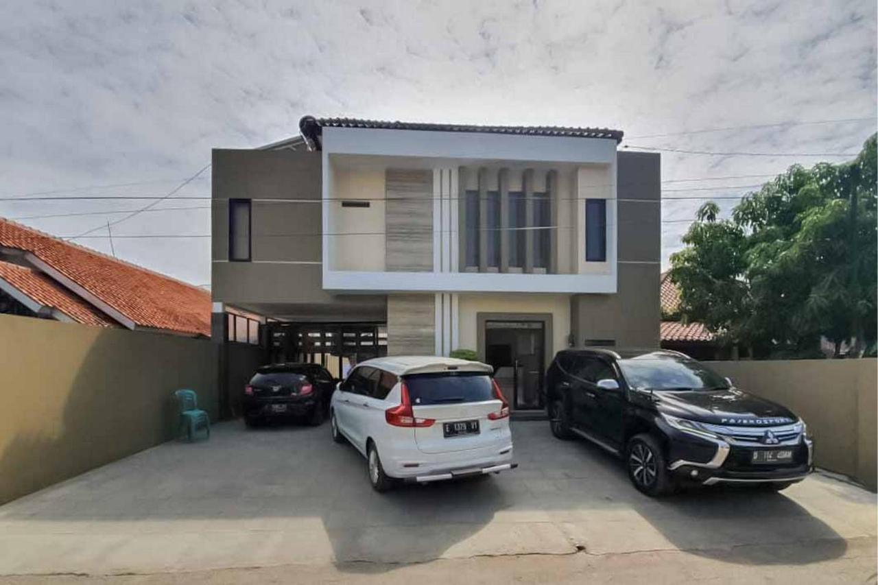 Jatiwangi Syariah Guest House Mitra Reddoorz Majalengka Ngoại thất bức ảnh