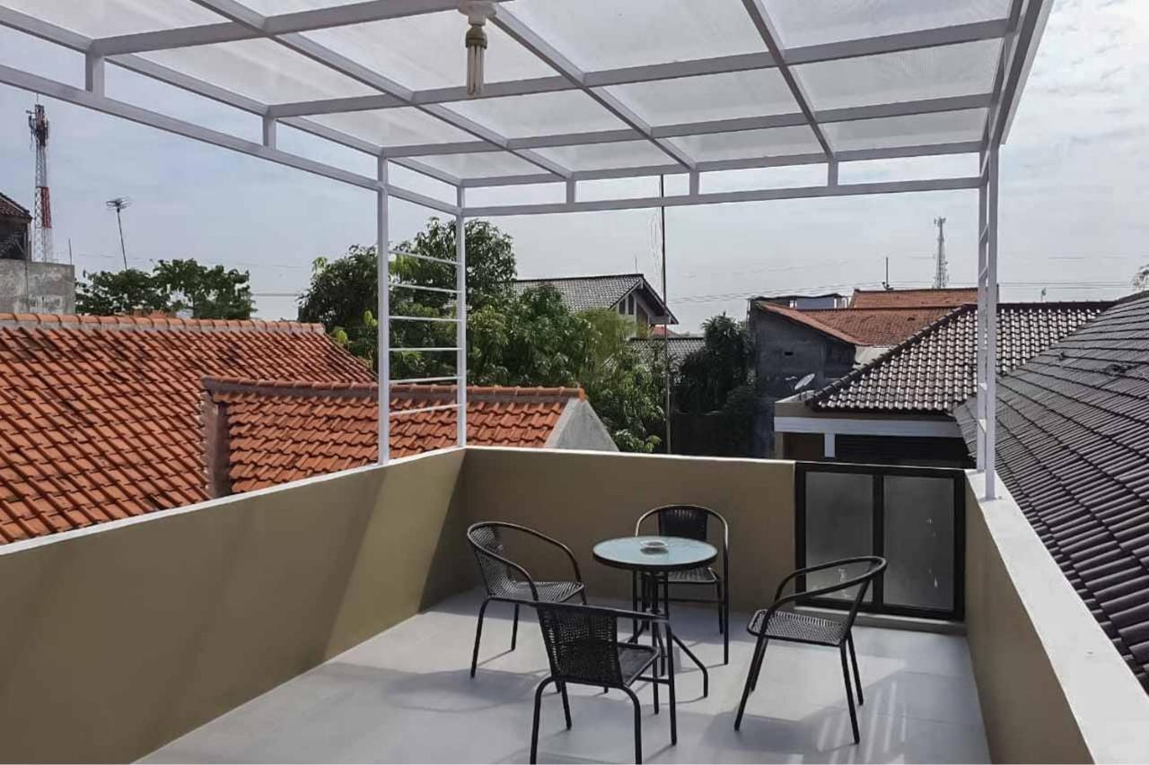 Jatiwangi Syariah Guest House Mitra Reddoorz Majalengka Ngoại thất bức ảnh